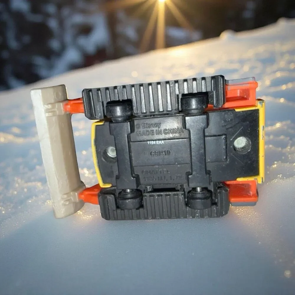 Disney Pixar Planes Fire & Rescue Avalanche Bulldozer Die Cast  Vehicle A44